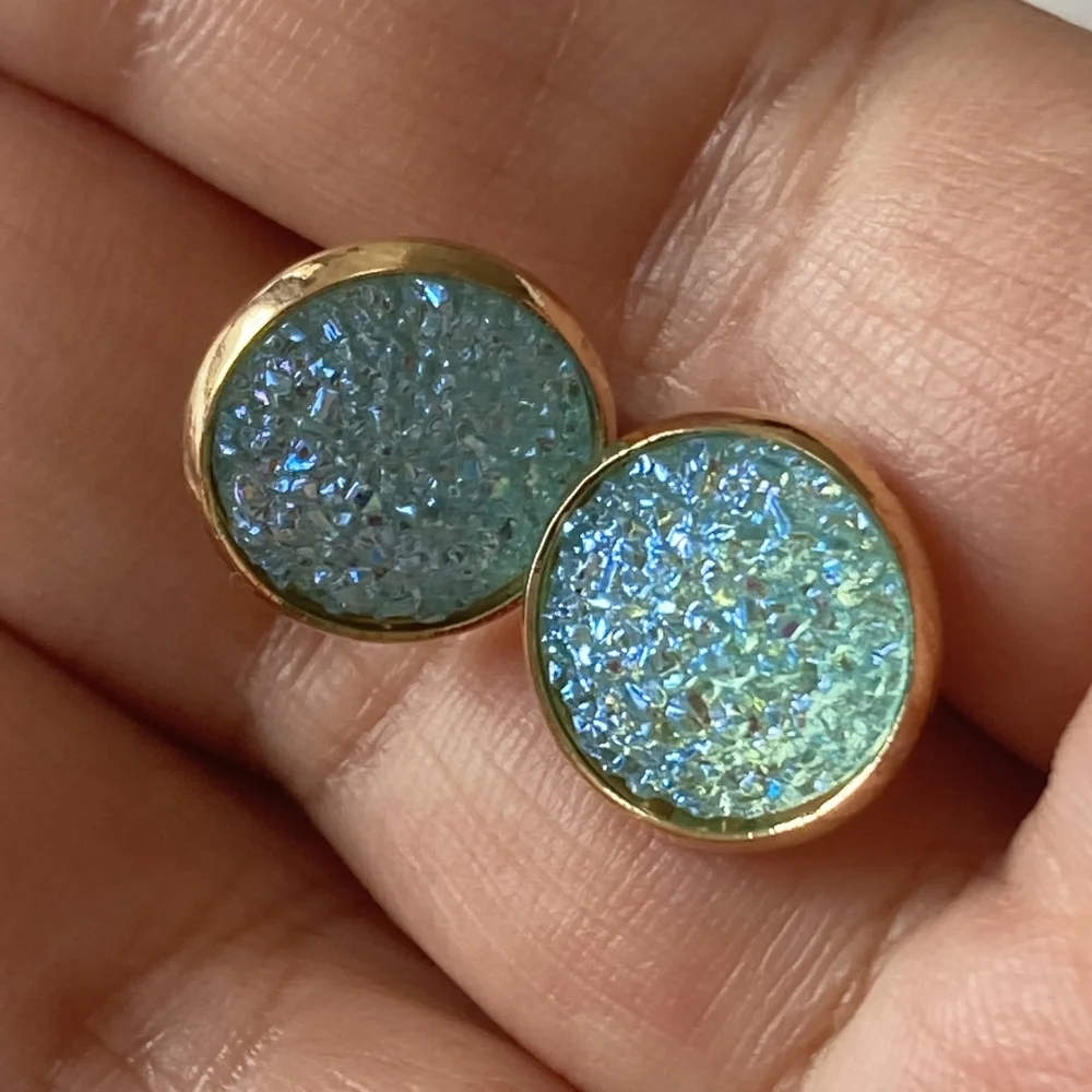 BNWT Sparkly Aquamarine Blue Stud Earrings - Add Glamour to Your Look - Picture 6 of 7